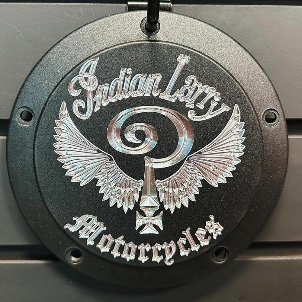 M8ソフテイル Indian Larryロゴ ダービカバー マットブラック Indian Larry Motorcycles 