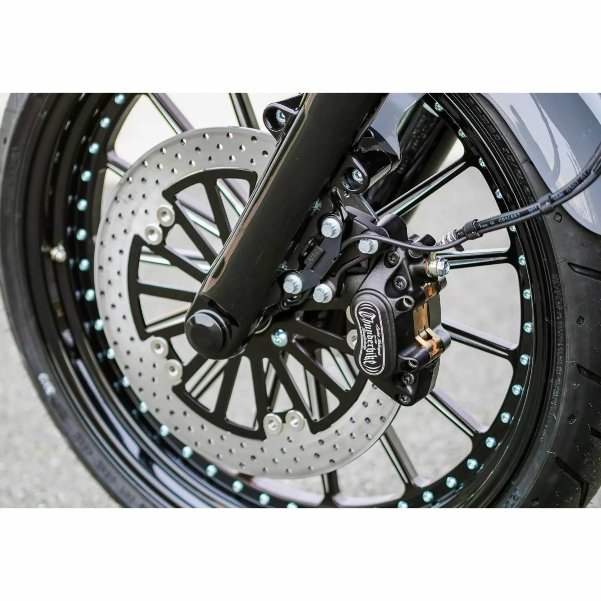  M8ソフテイル 300/340mm用 キャリパー変換アダプター (ブラック)2