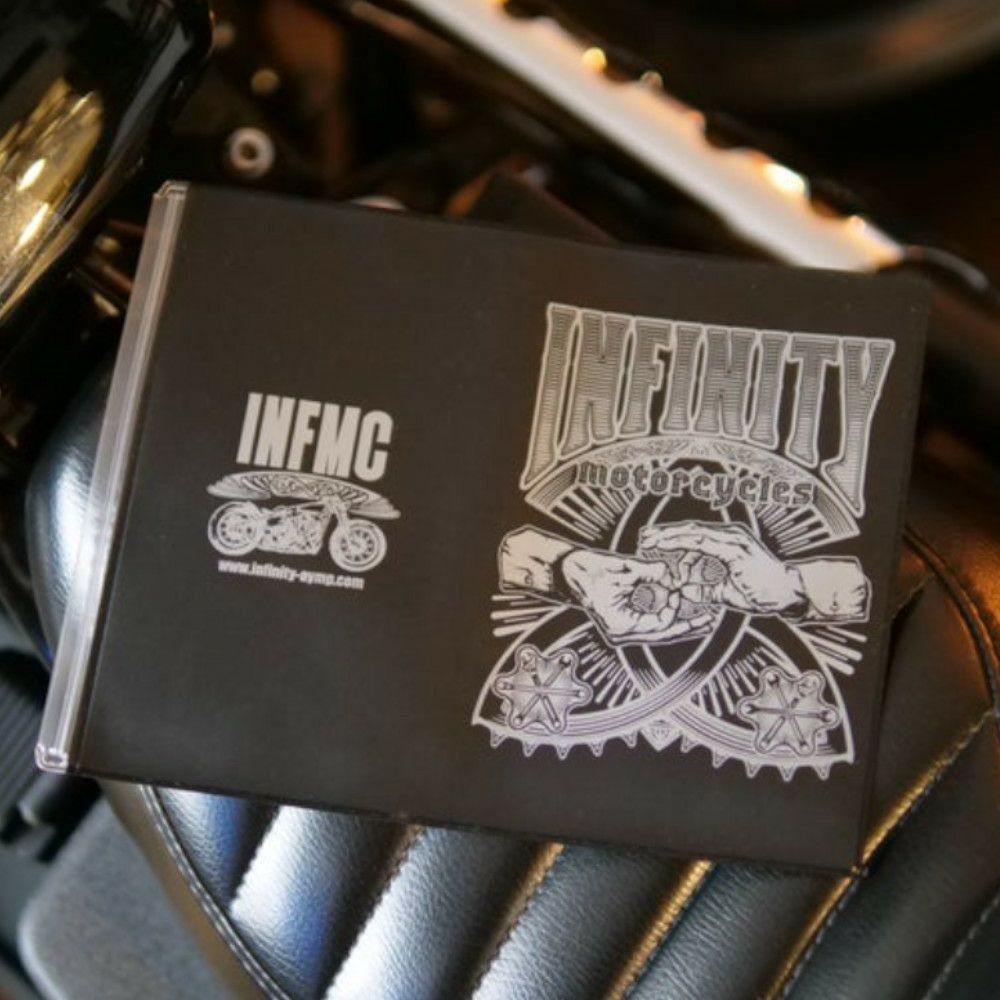 INFINITY 車検証ケース