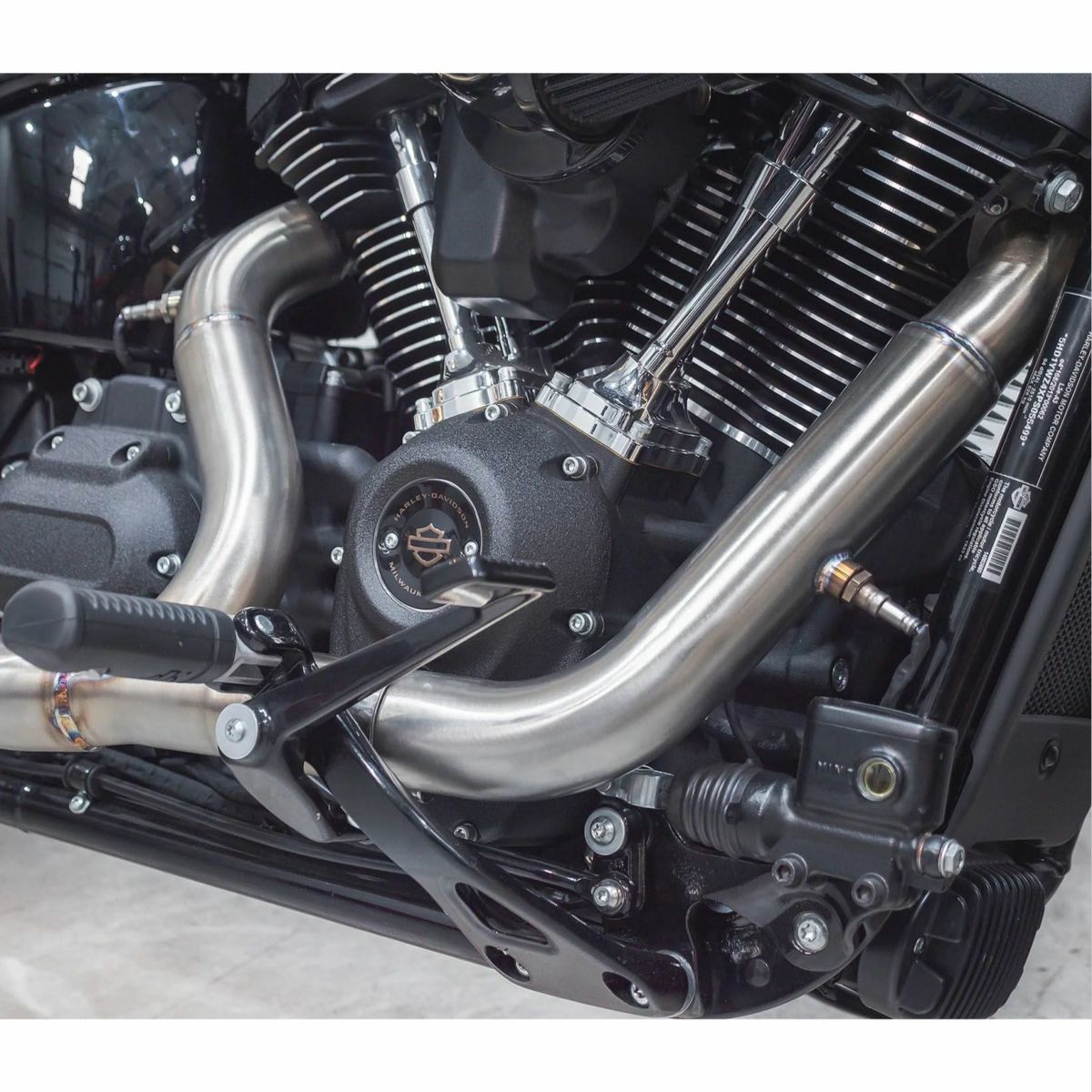  M8 ブレイクアウト、ファットボーイ 2-1 フルエキゾーストマフラー (ポリッシュ)2