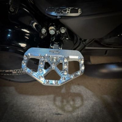 M8ソフテイル MXミニ パッセンジャー フロアボード (シルバー) TCブロス