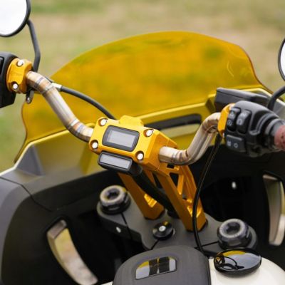 M8 ソフテイル トラススタイル・8インチ プルバックライザー デジタルメーターベゼル付 (ゴールド) TCブロス