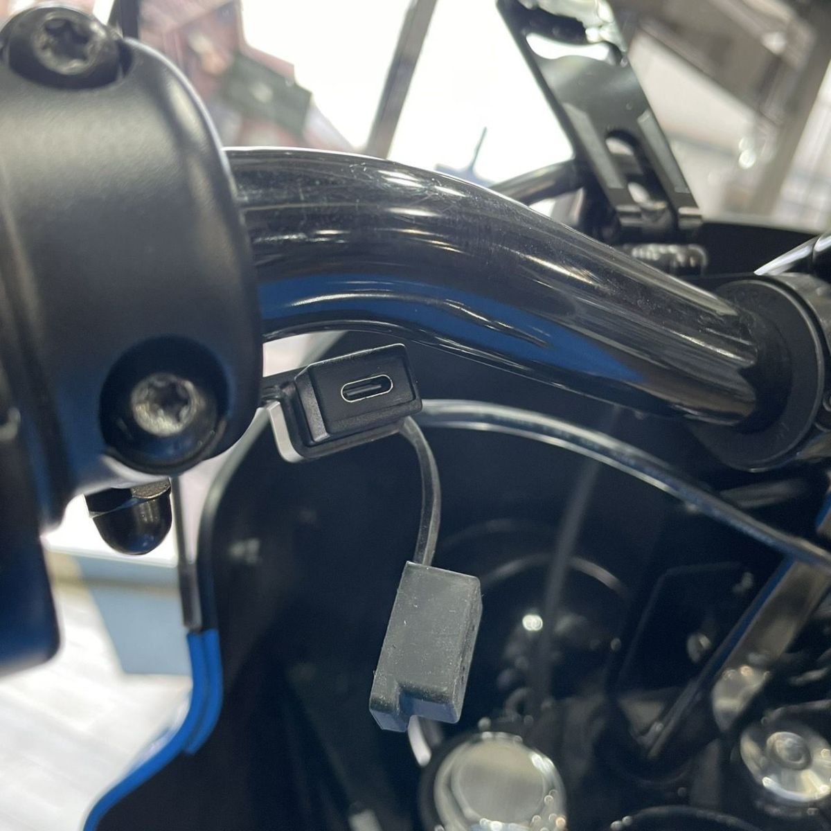  ミラーマウントUSBミニチャージャー タイプC　CLIFF TOP 