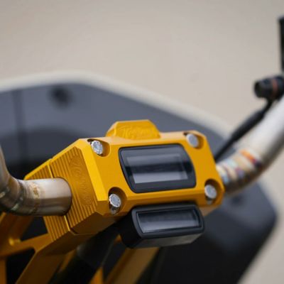 M8 ソフテイル トラススタイル・6インチ プルバックライザー デジタルメーターベゼル付 (ゴールド) TCブロス