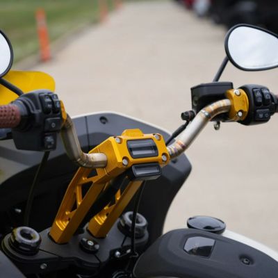 M8 ソフテイル トラススタイル・8インチ プルバックライザー デジタルメーターベゼル付 (ゴールド) TCブロス