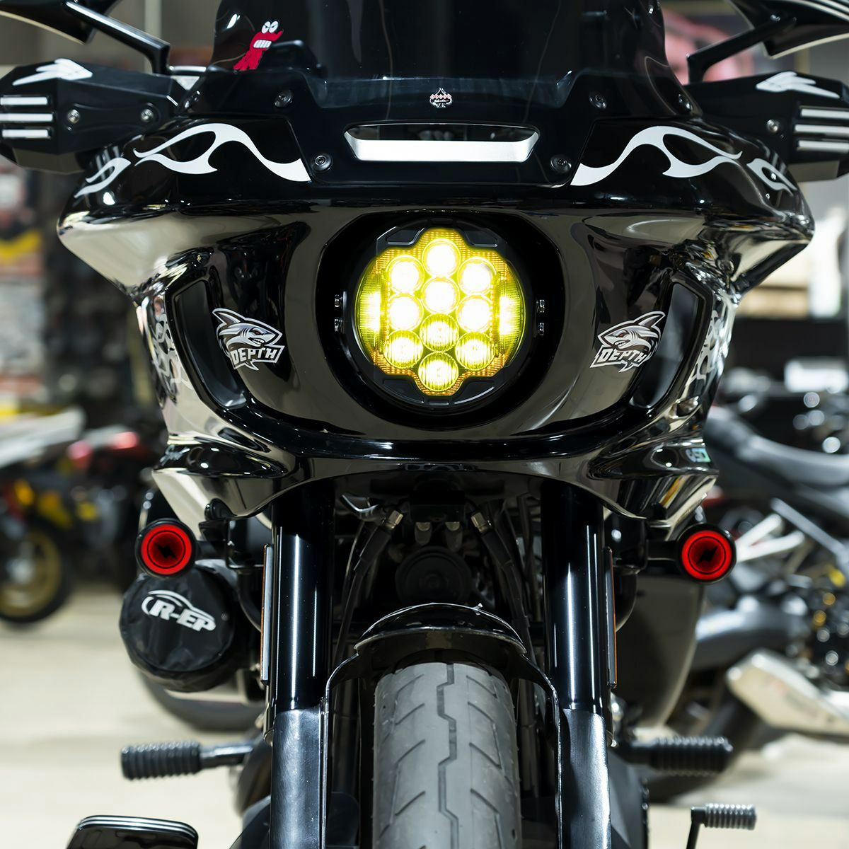  ローライダーST ゴールドトゥース・パフォーマンスLEDヘッドライト2