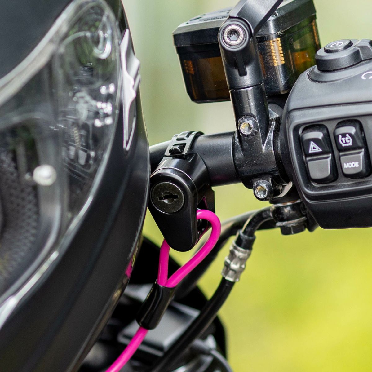 キジマ パイプクランプ式 汎用 ヘルメットロック (ブラック)