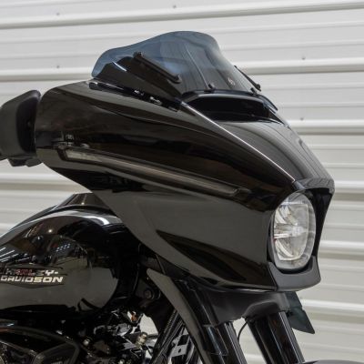 2024以降 ストリートグライド/ウルトラ フレア・ウィンドシールド 6.5インチ (ダークスモーク) クロックワークス