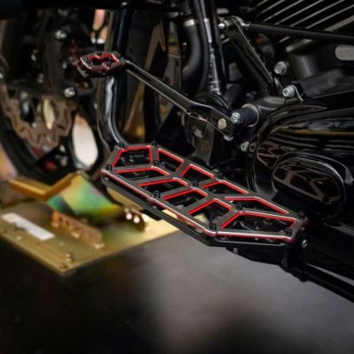 コドリン NXL レッドライン・フロアボード ツーリング、ソフテイル、トライク