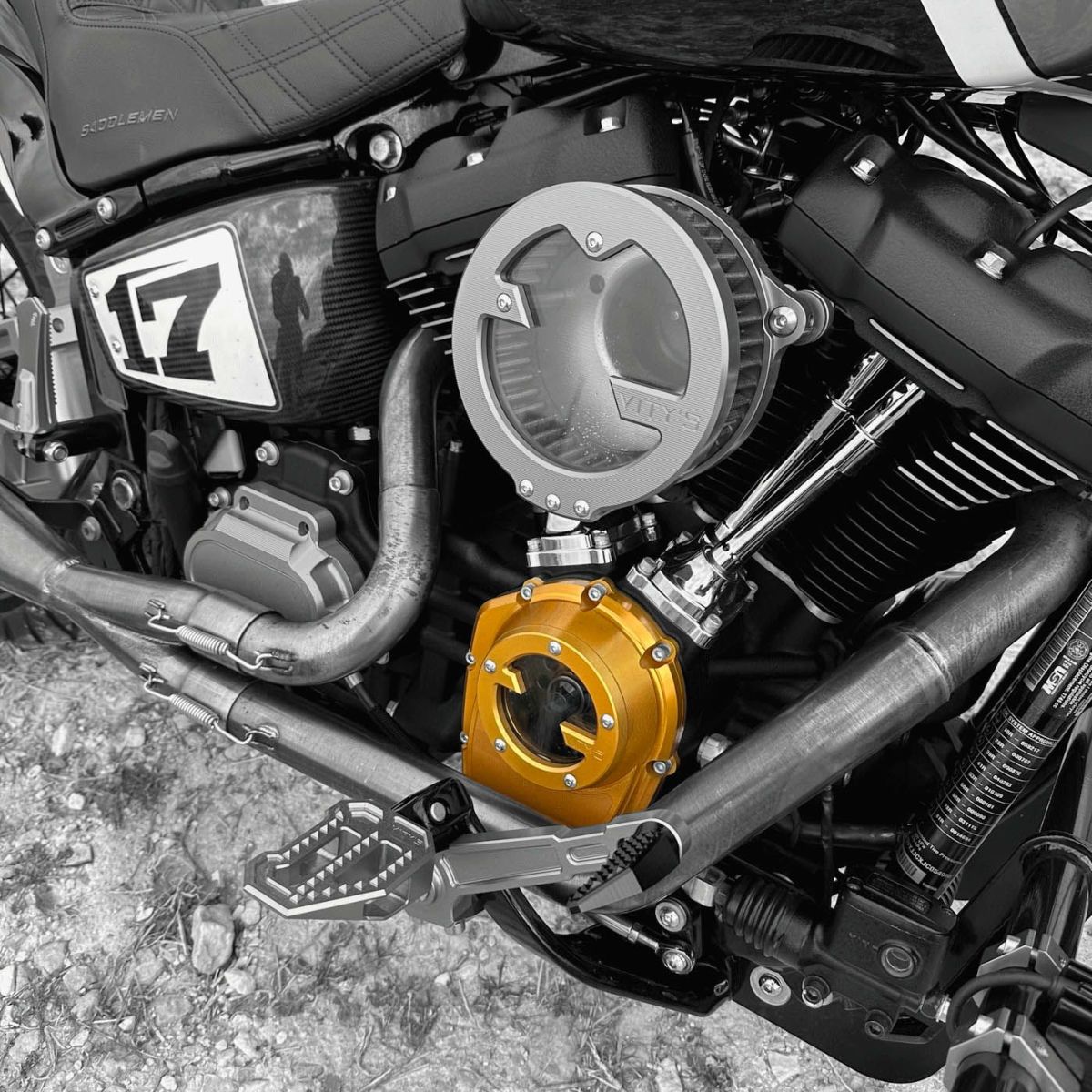 M8モデル用 MASSIVE カムカバー ゴールド Vitys Design （ビティーズデザイン） 2