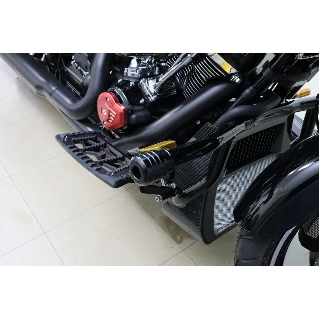 2014以降 ツーリング、2018以降 ソフテイル 純正クラッシュバー用 アルミスライダー (ブラック)1