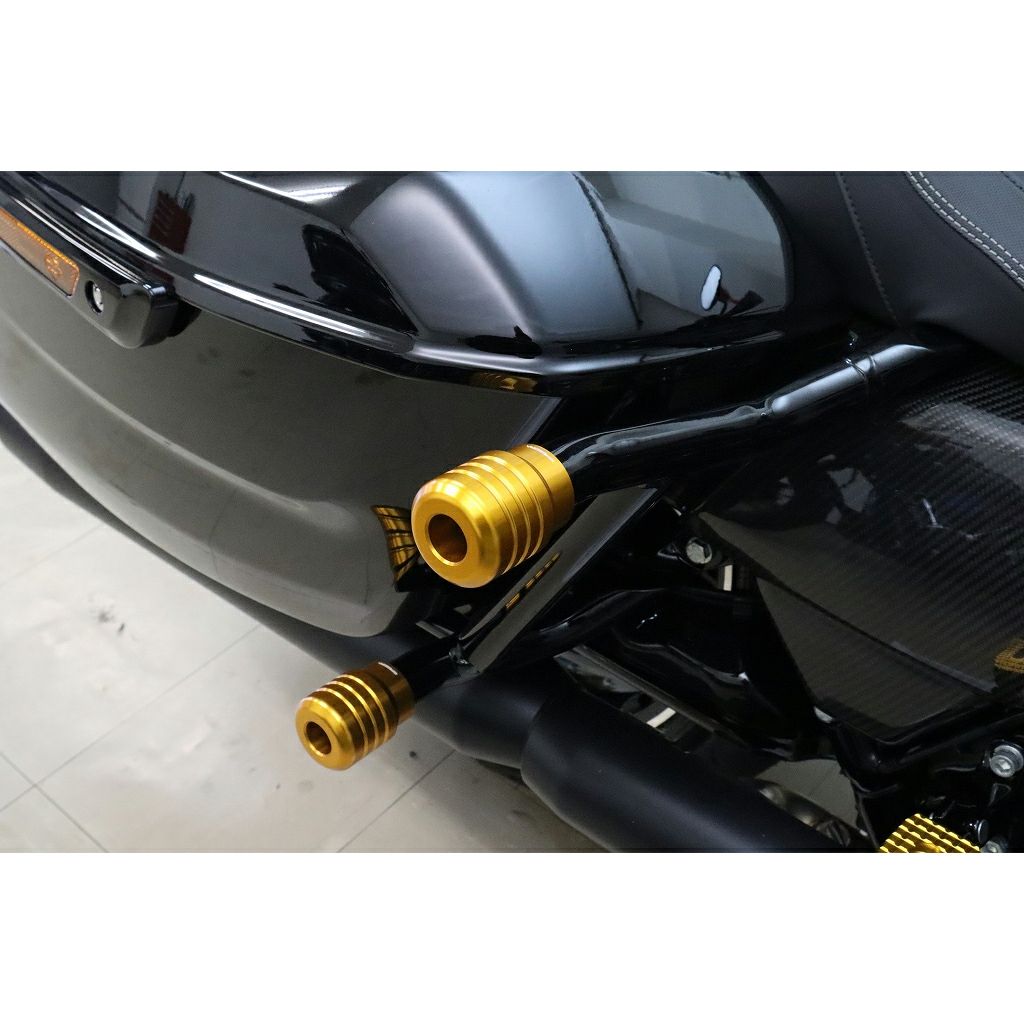 2014以降 ツーリング、2018以降 ソフテイル 純正クラッシュバー用 アルミスライダー (ゴールド)3