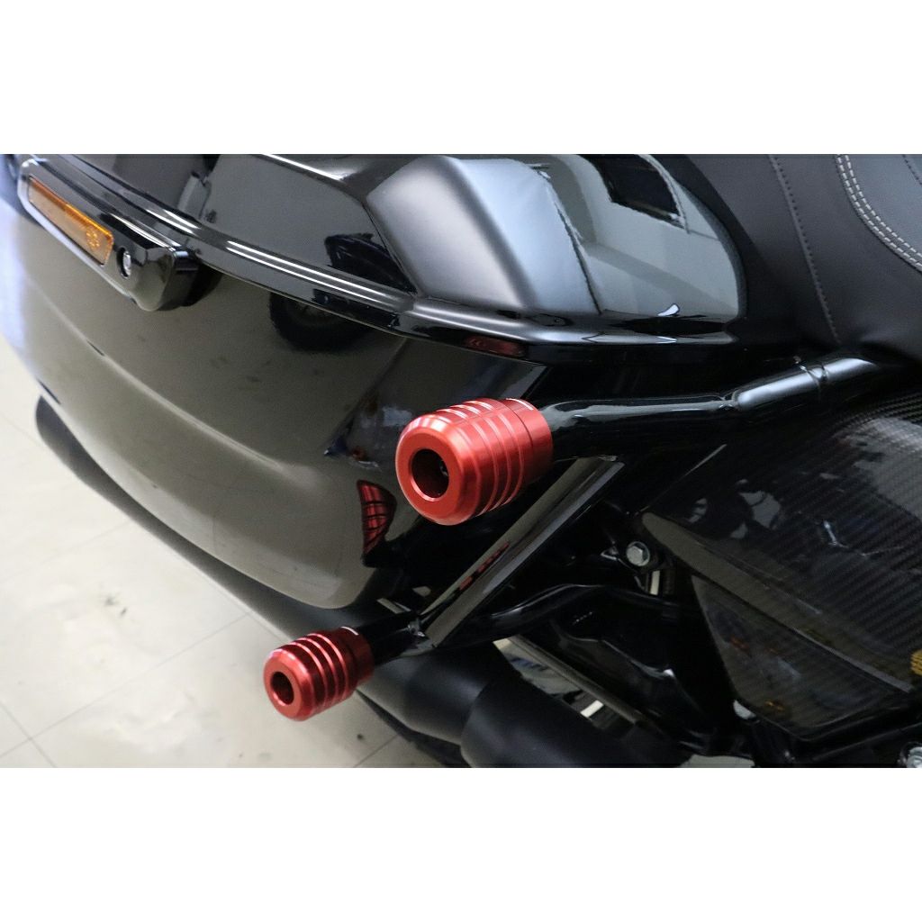 014以降 ツーリング、2018以降 ソフテイル 純正クラッシュバー用 アルミスライダー (レッド)3