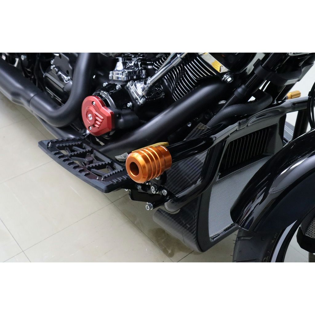 2014以降 ツーリング、2018以降 ソフテイル 純正クラッシュバー用 アルミスライダー (オレンジ)1