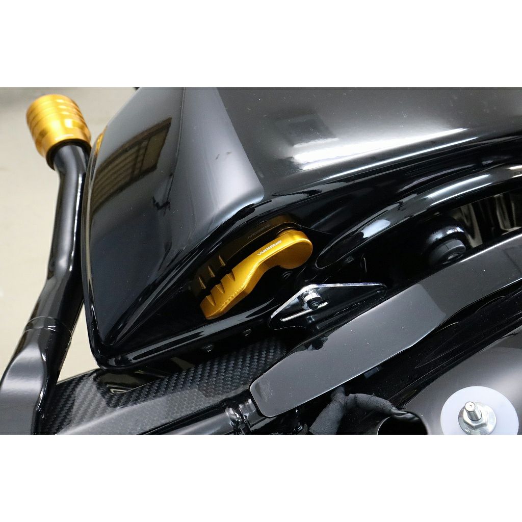  2024以降 ツーリング サドルバッグ ラッチレバー (ゴールド)2