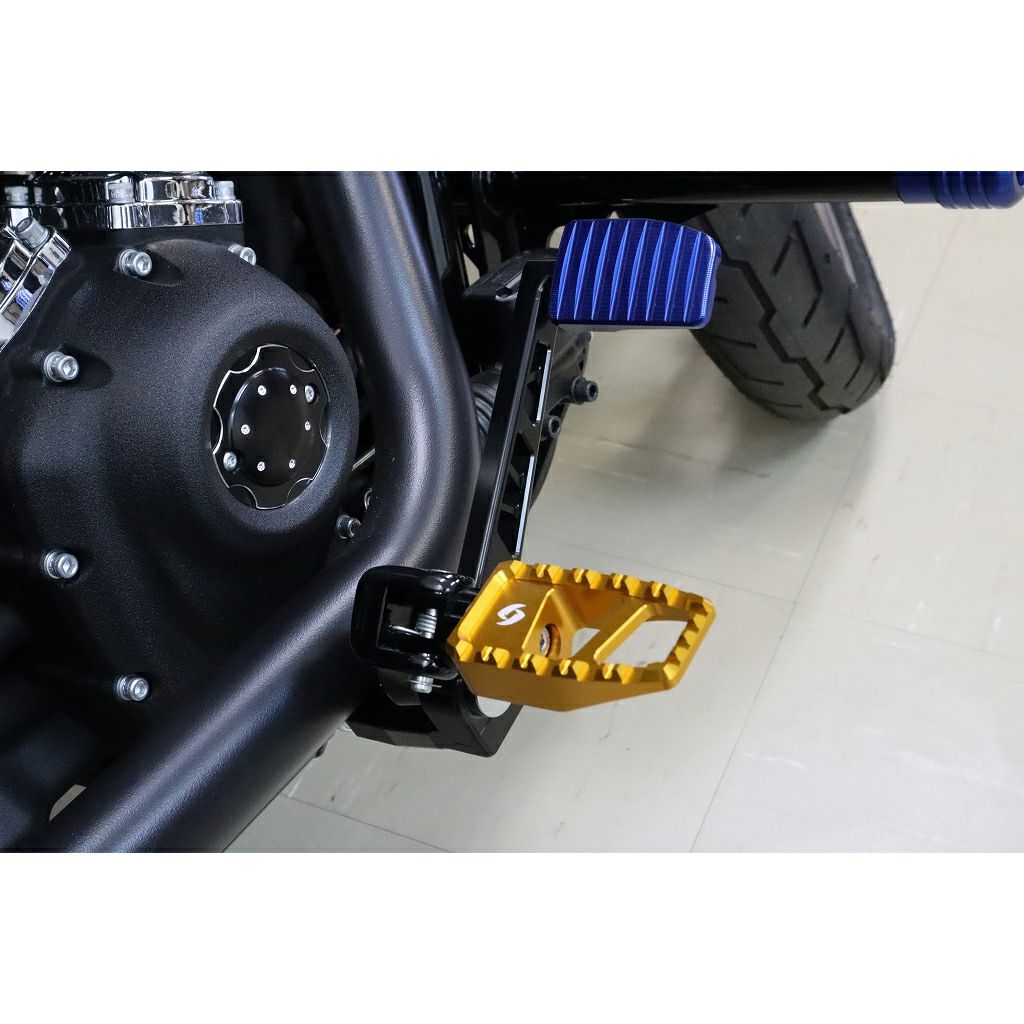 M8 ソフテイル、スポーツスターS、ナイトスター、パンアメリカ アルミ削り出し フットペグ (ゴールド)2