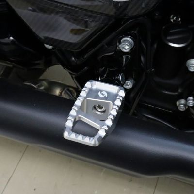 スポーツスター、ダイナ、ツーリング、ソフテイル アルミ削り出し フットペグ (シルバー) スピードラ