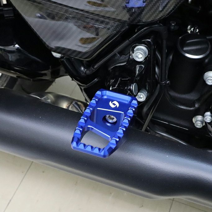スポーツスター、ダイナ、ツーリング、ソフテイル アルミ削り出し フットペグ (ブルー)