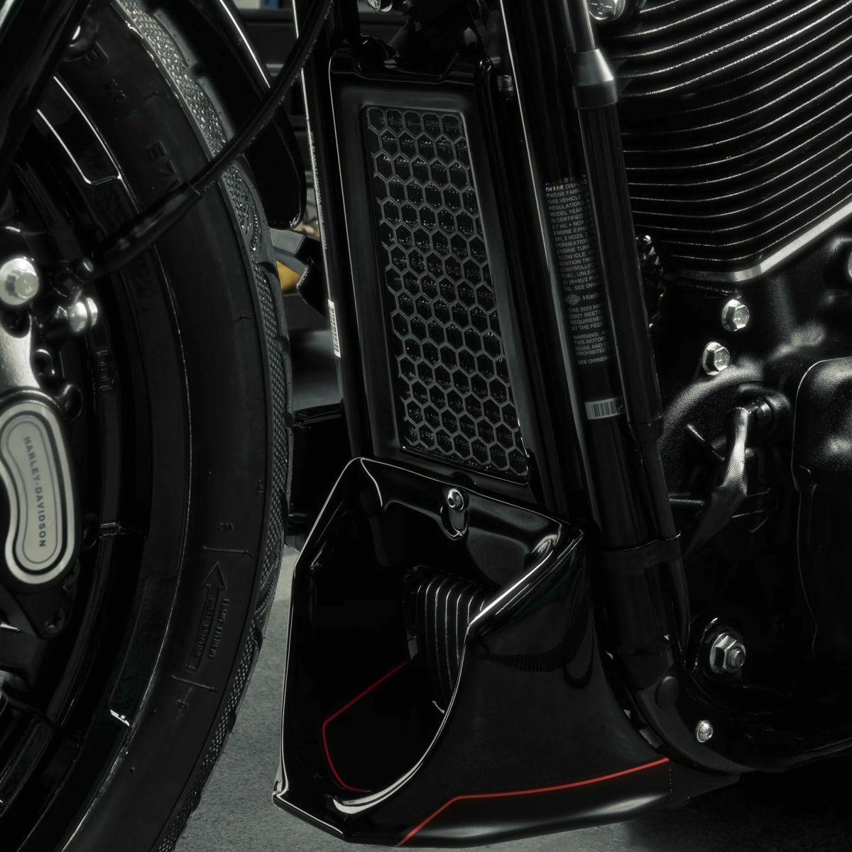  M8 ソフテイル コーム オイルクーラーガード