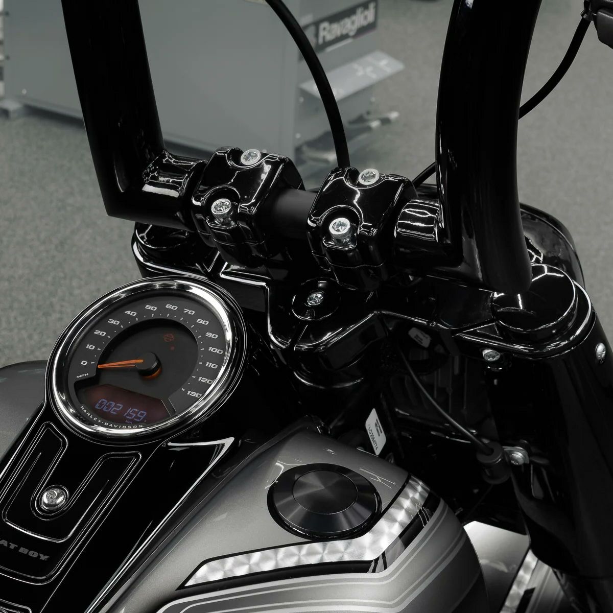  M8 ファットボーイ フロント フォークエンドキャップ