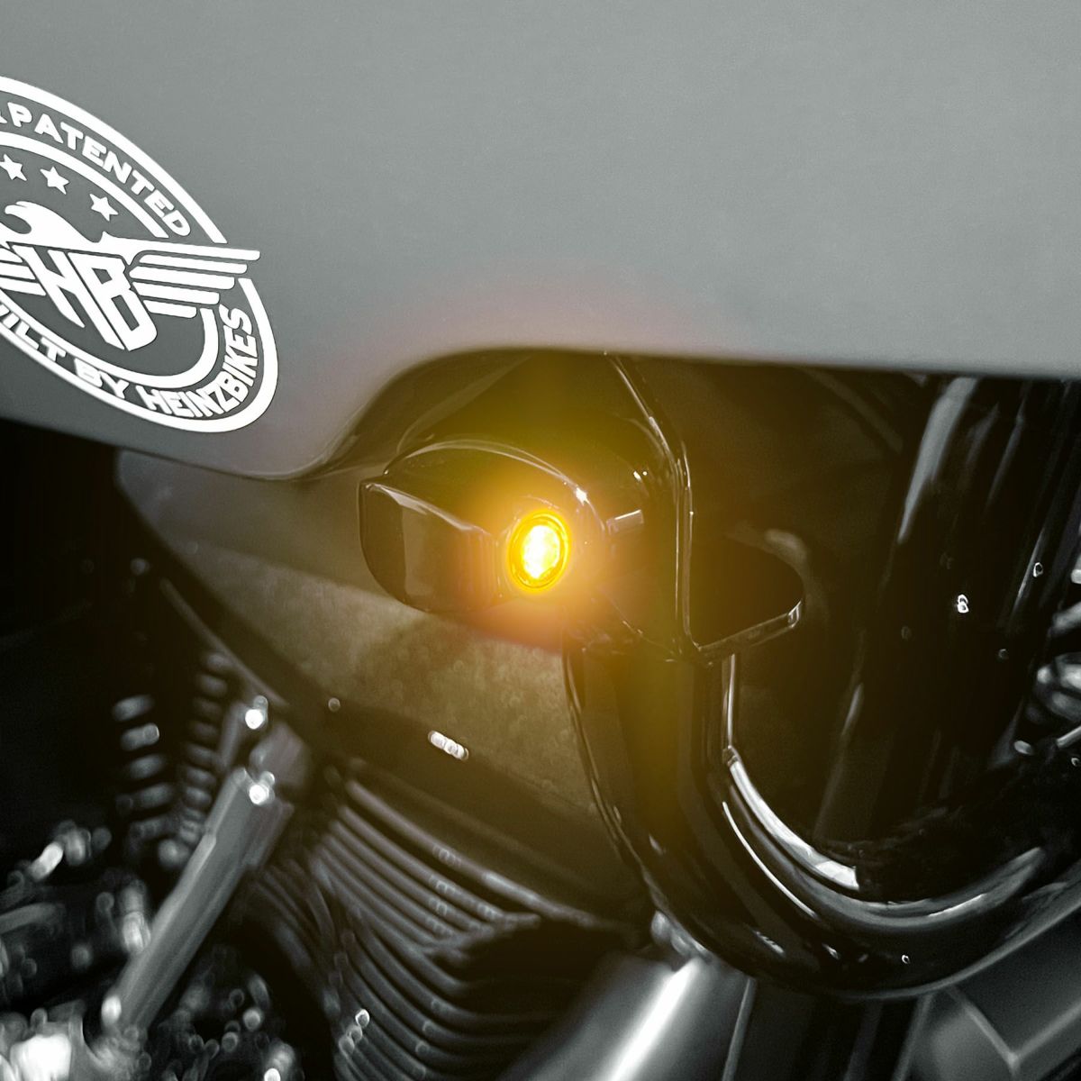 ローライダーST ナノ・フロントウィンカー (ブラック)