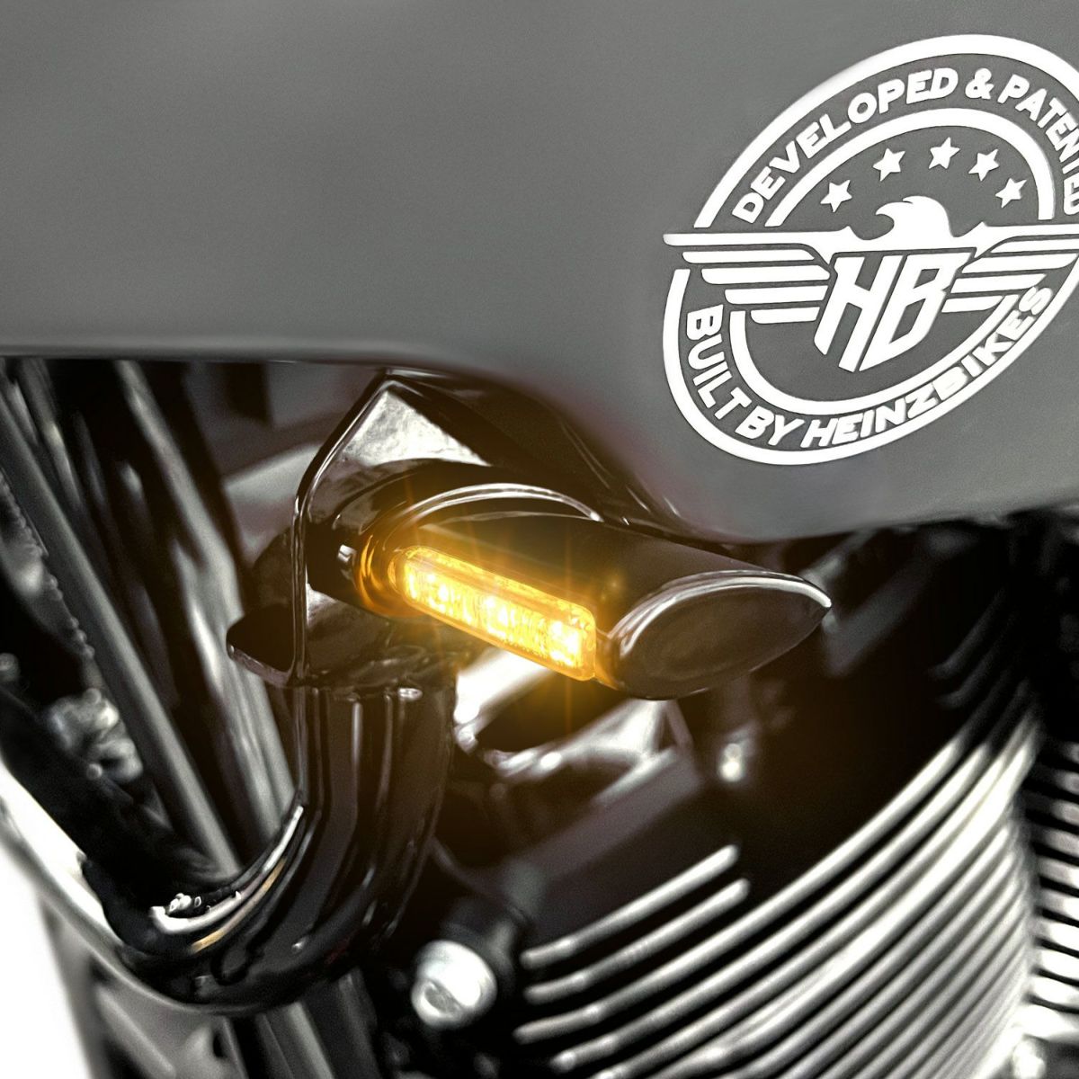 ローライダーST クラシック・フロントウィンカー (ブラック)