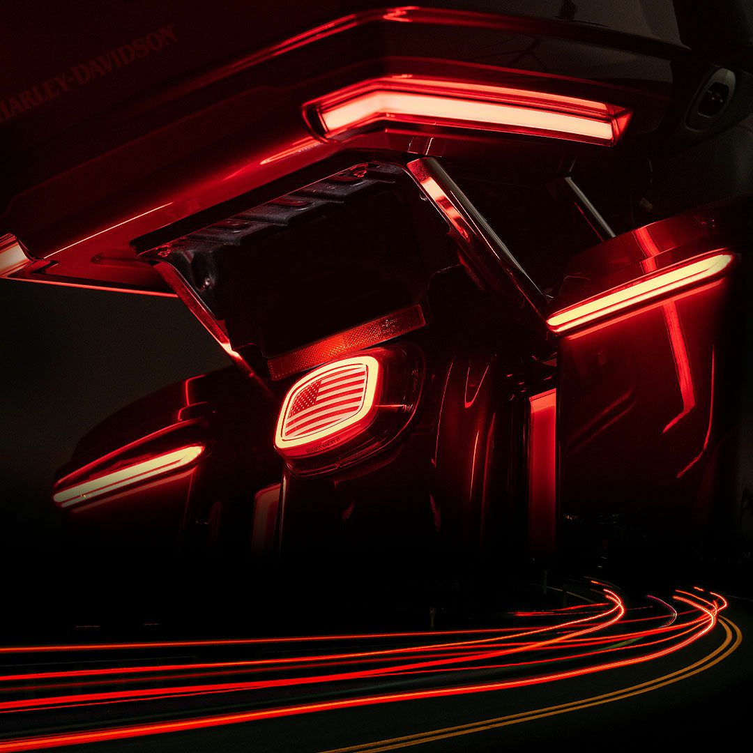 TRACER USフラッグ LEDテールライト ライセンス灯なし レッド Kuryakyn 6