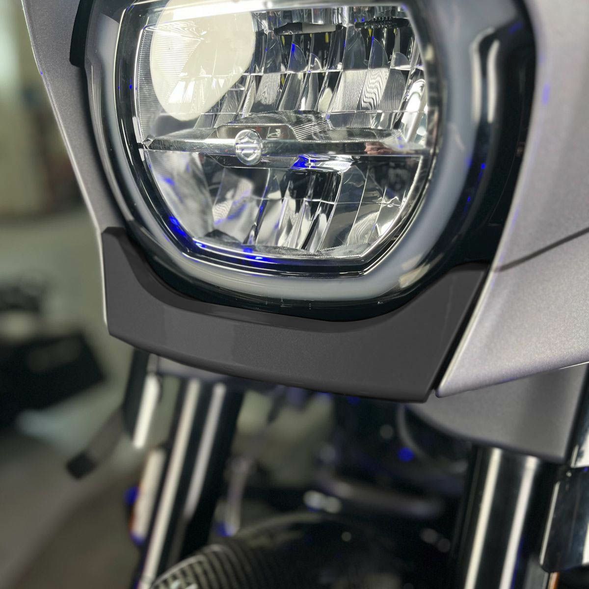 2024以降 FLHX ヘッドライト トリムパネル ビビットブラック HOGWORKZ（ホグワークズ）