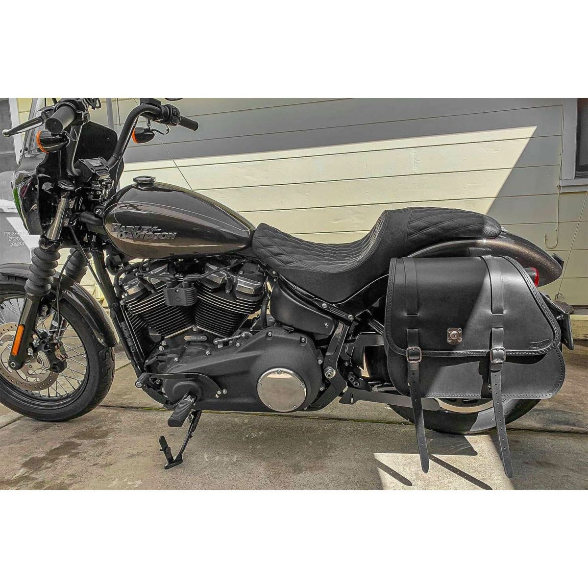  エンズクオイオ GYPSY レザーサドルバッグ (ブラック) M8ソフテイル10