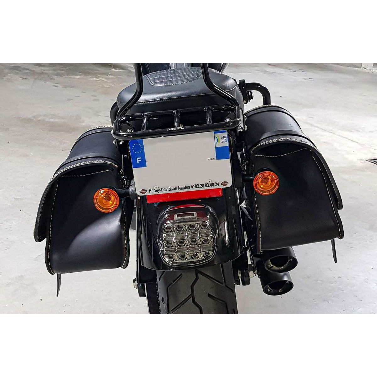 エンズクオイオ REV リトル GYPSY レザーサドルバッグ (ブルレザー) M8ソフテイル10