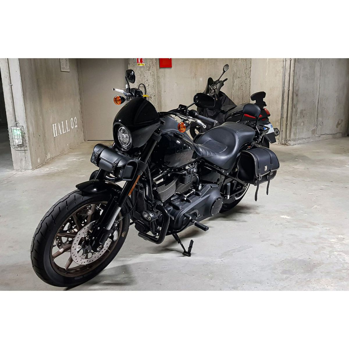 エンズクオイオ リトル GYPSY レザーサドルバッグ (リンクルレザー) M8ソフテイル10