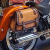 エンズクオイオ Folk レザーサドルバッグ (ディストレスト・ツートーン) M8ソフテイル