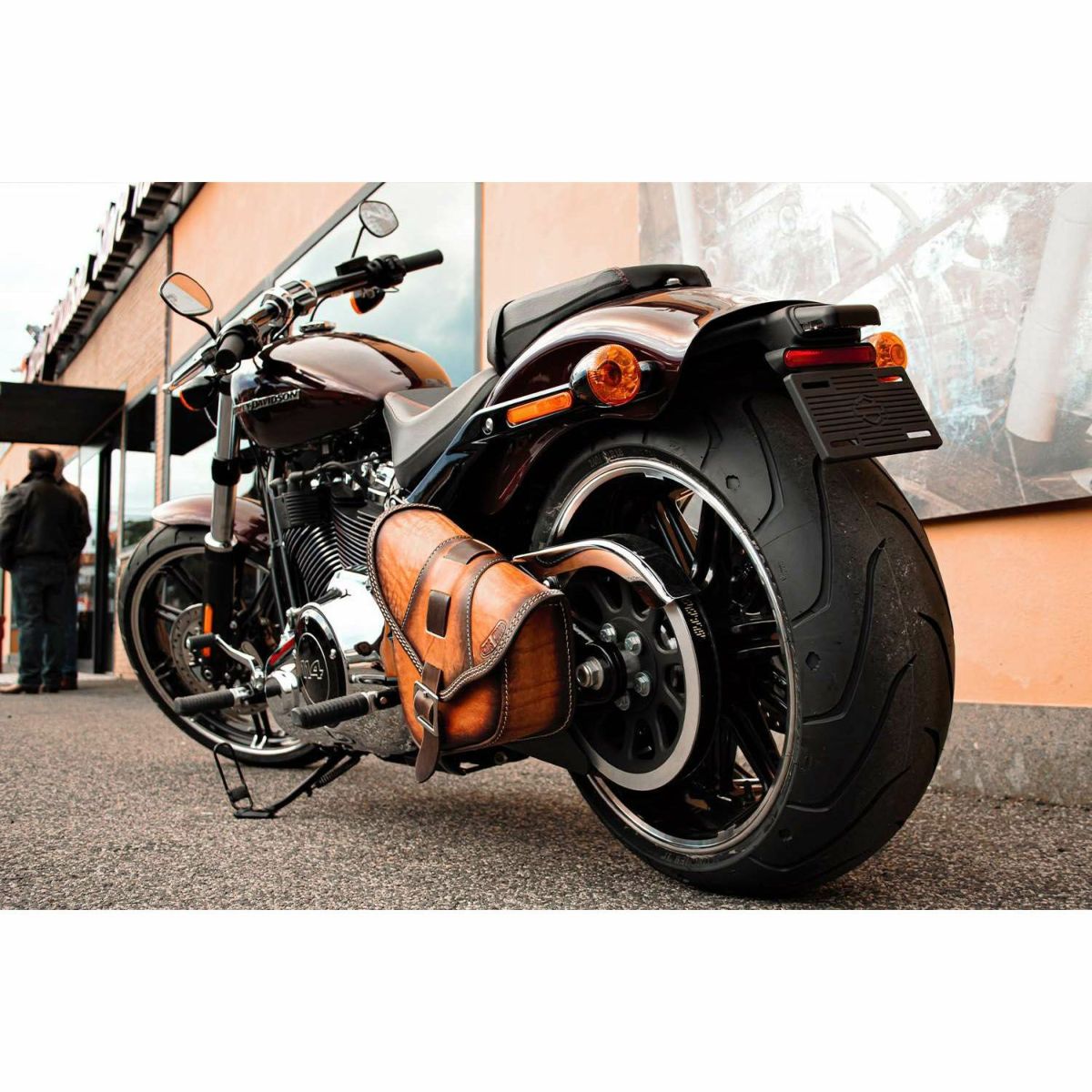 エンズクオイオ BOB Special レザー スイングアームバッグ (ディストレスト・ツートーン)1