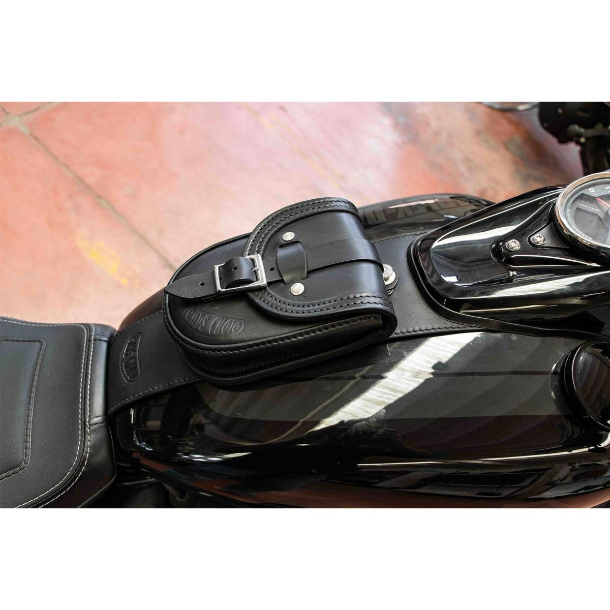 エンズクオイオ Smart レザー タンクバッグ (ブラック) M8 ファットボブ4