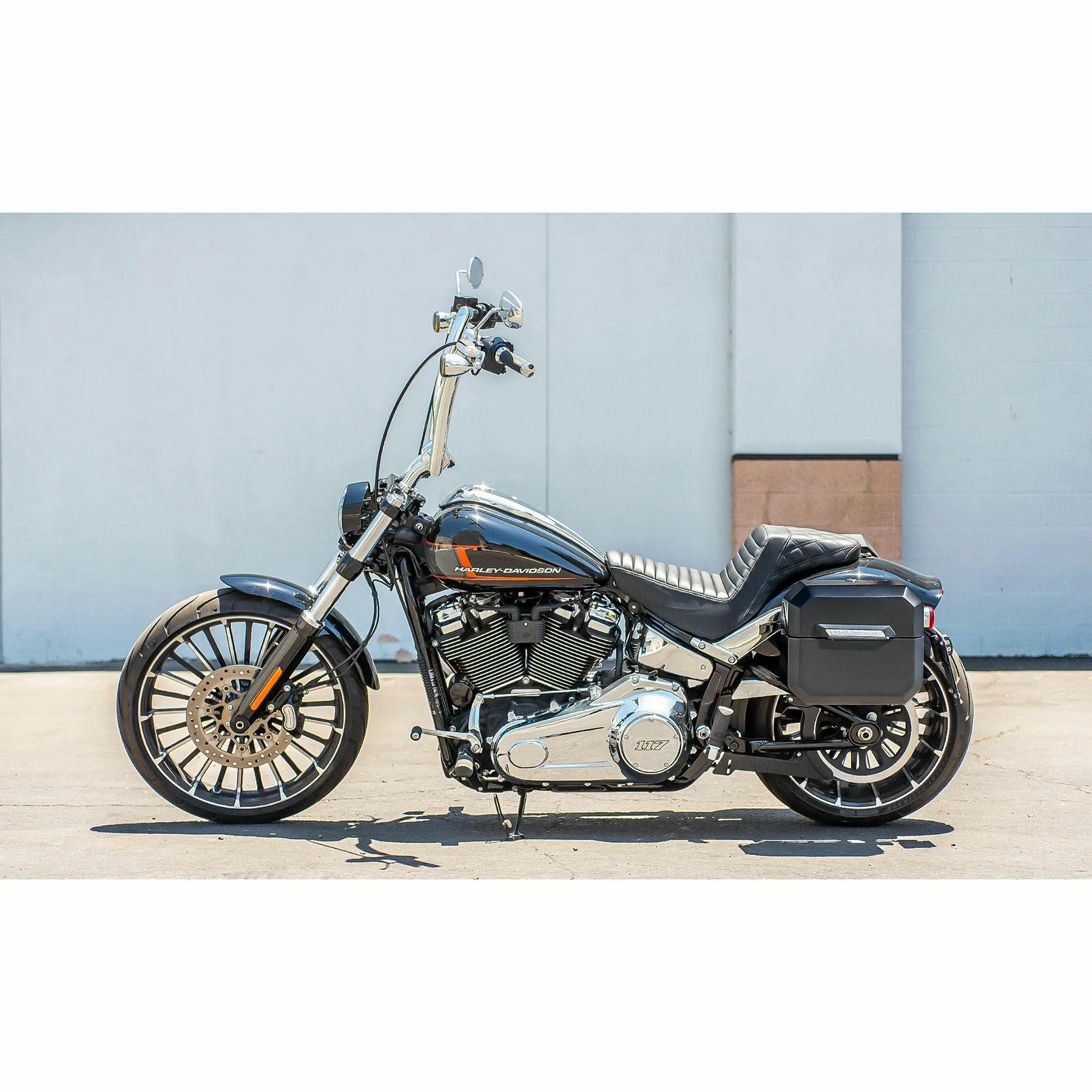 M8 ブレイクアウト Outlaw クイックマウント・スモール・サドルバッグ 10L (マットブラック)2