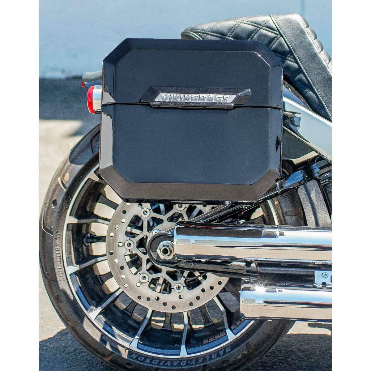 M8 ブレイクアウト Outlaw クイックマウント・スモール・サドルバッグ 10L 右用 (グロスブラック)3