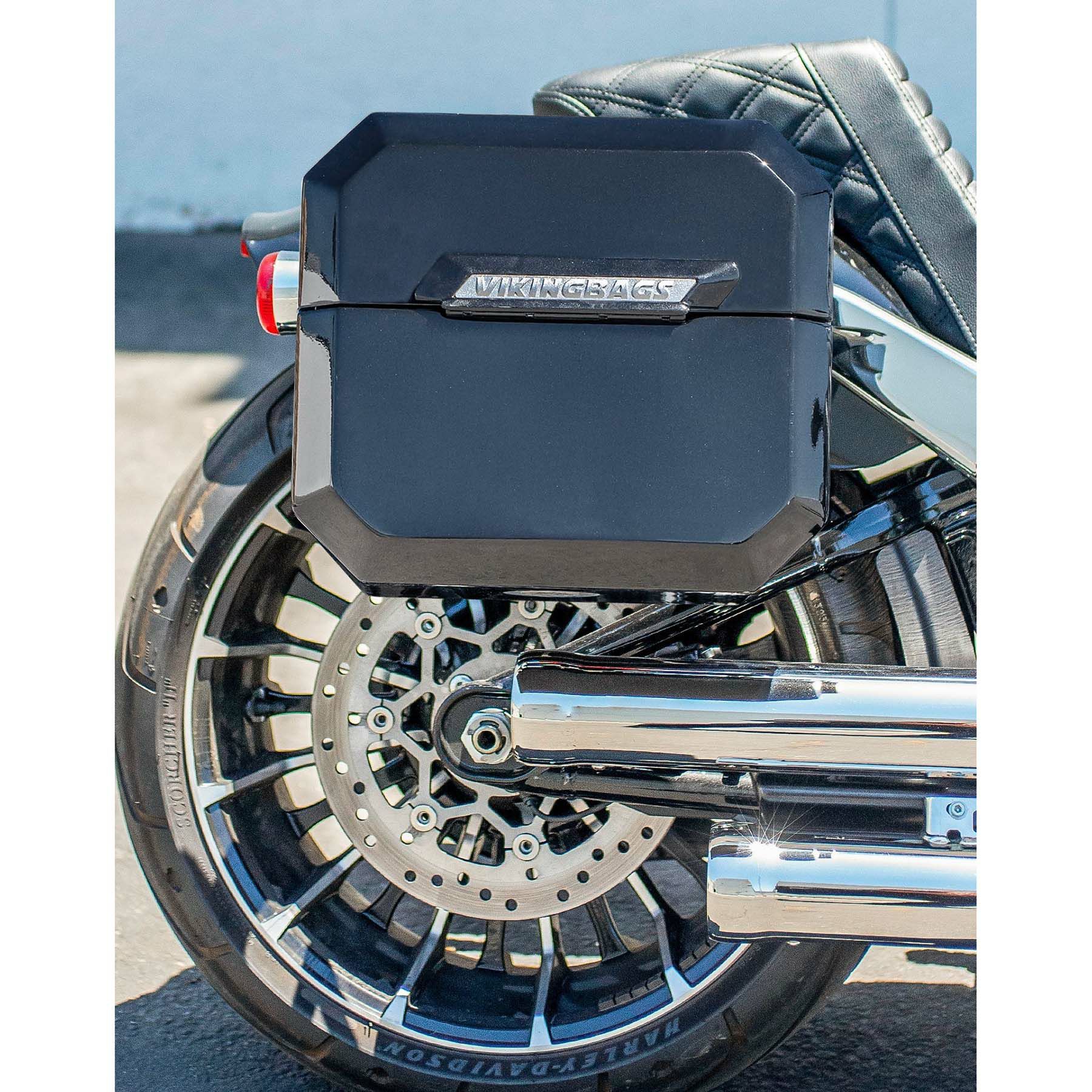 M8 ブレイクアウト Outlaw クイックマウント・スモール・サドルバッグ 10L 右用 (グロスブラック)3