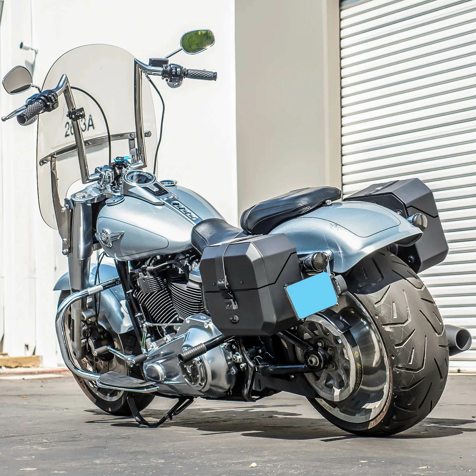 M8 ファットボーイ Outlaw クイックマウント・スモール・サドルバッグ 10L 左用 (レザーラップ)2