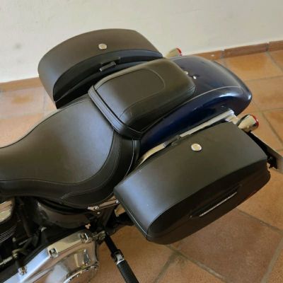 M8 ファットボーイ Lamellar Stallion エクストララージ・サドルバッグ 44L (レザーラップ) Viking Bags
