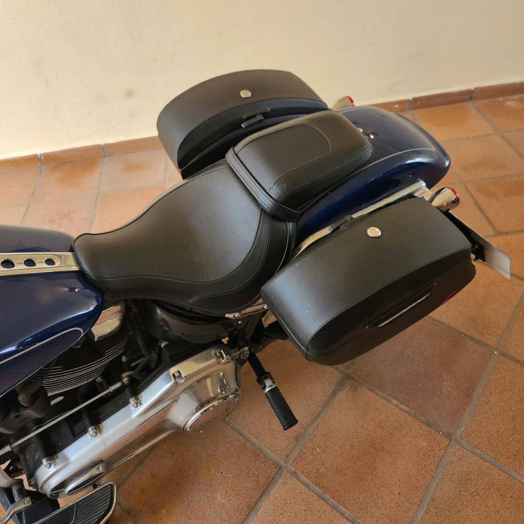 M8 ファットボーイ Lamellar Stallion エクストララージ・サドルバッグ 44L (レザーラップ)8