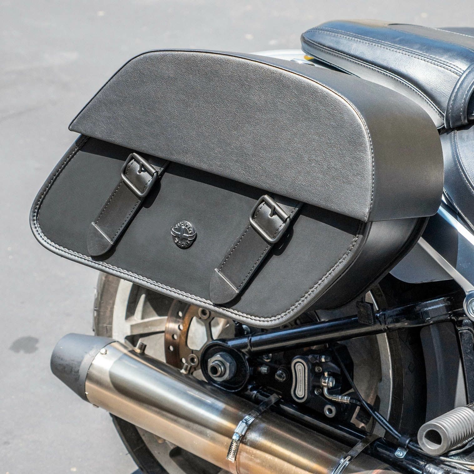  M8 ファットボーイ Baelor クイックマウント・ミディアム・サドルバッグ