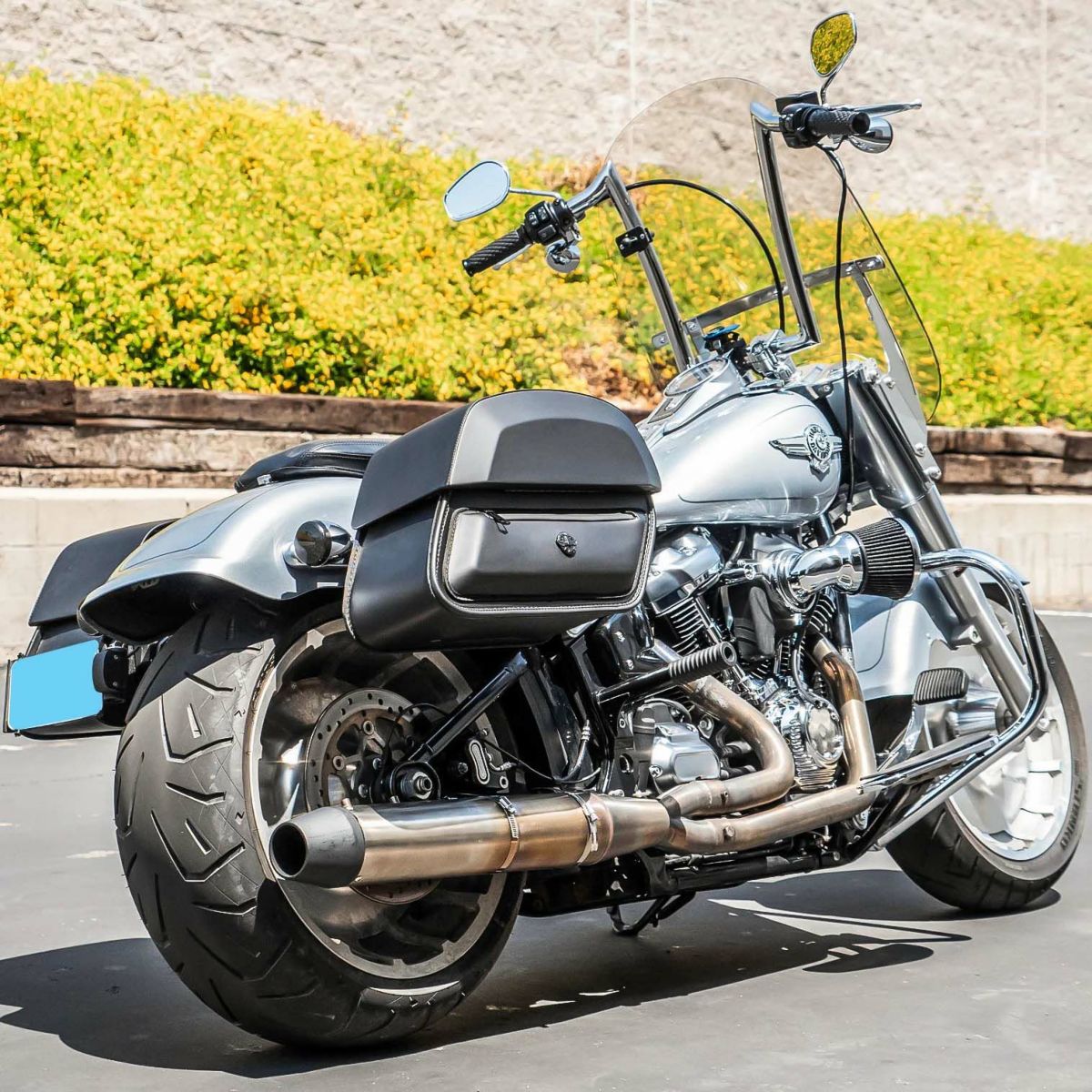 M8 ファットボーイ Pantheon クイックマウント・ミディアム・サドルバッグ2