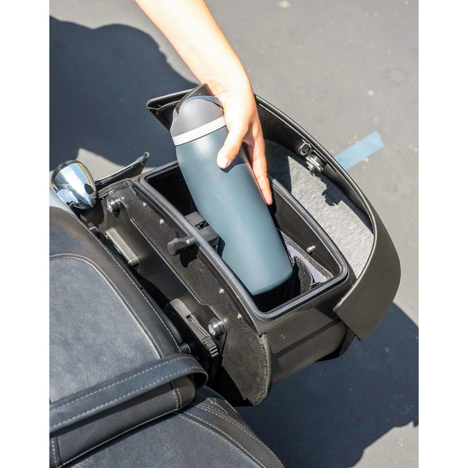 M8 ファットボーイ Pantheon クイックマウント・ミディアム・サドルバッグ5