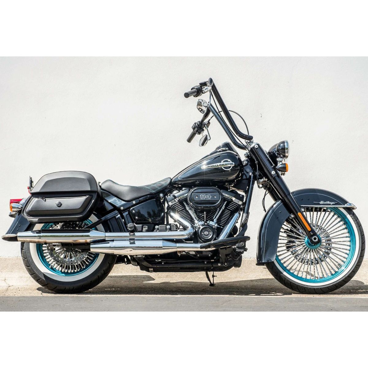 M8 ヘリテイジクラシック Pantheon クイックマウント・ミディアム・サドルバッグ1