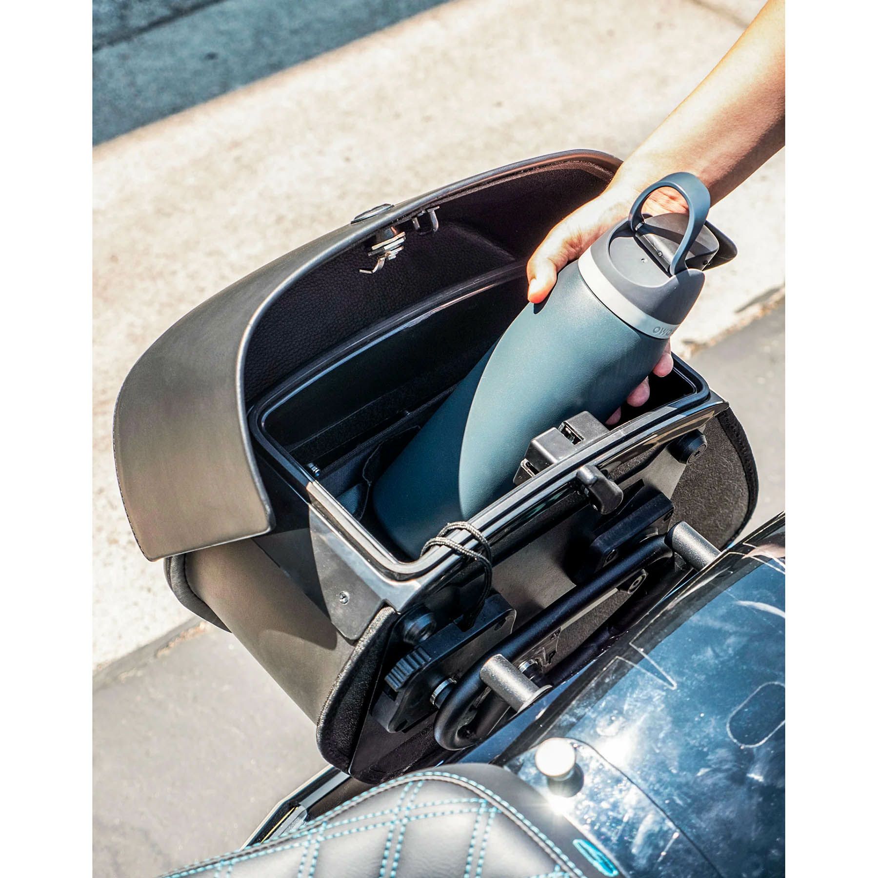 M8 ヘリテイジクラシック Pantheon クイックマウント・ミディアム・サドルバッグ4