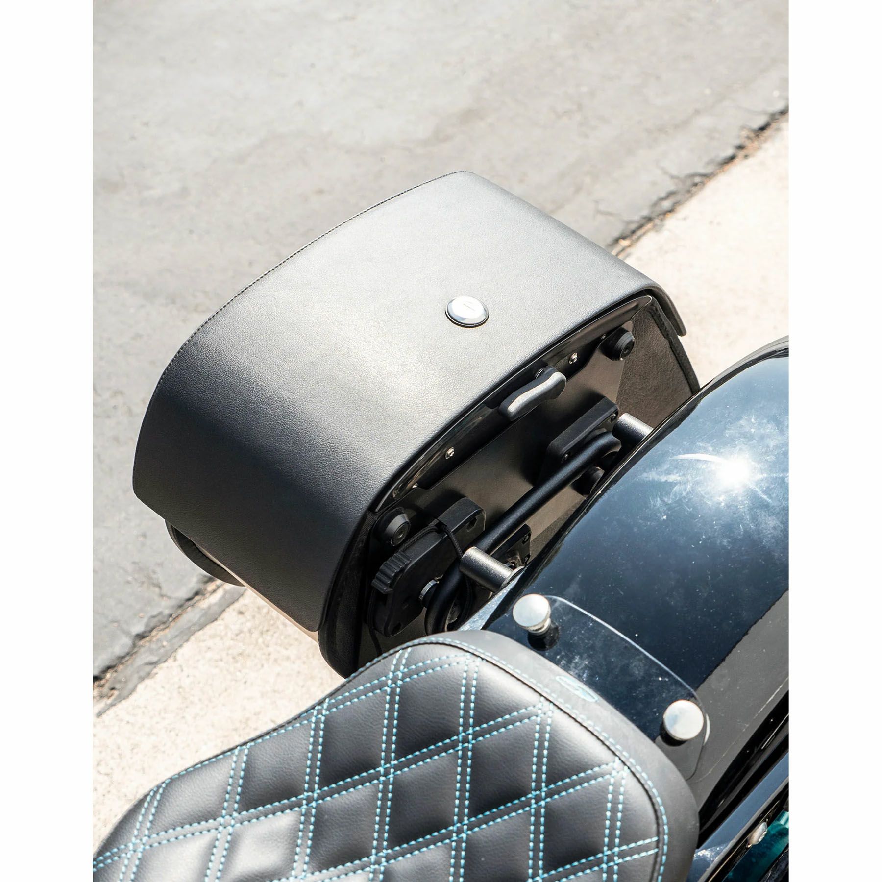 M8 ヘリテイジクラシック Baelor クイックマウント・ミディアム・サドルバッグ3