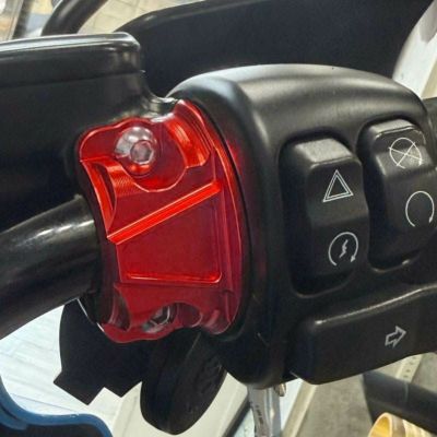 ハンドルバー コントロール クランプ レッド