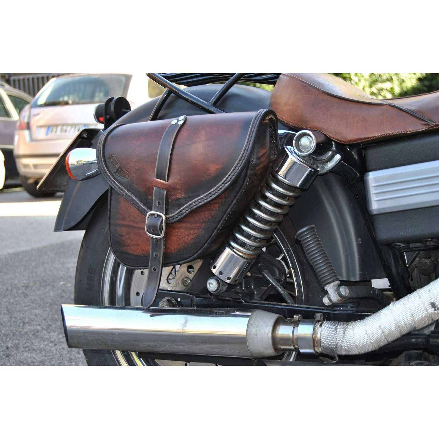 エンズクオイオ Small Tango レザーサドルバッグ 5.6L (ディストレスト・ツートーン・ダーク)3