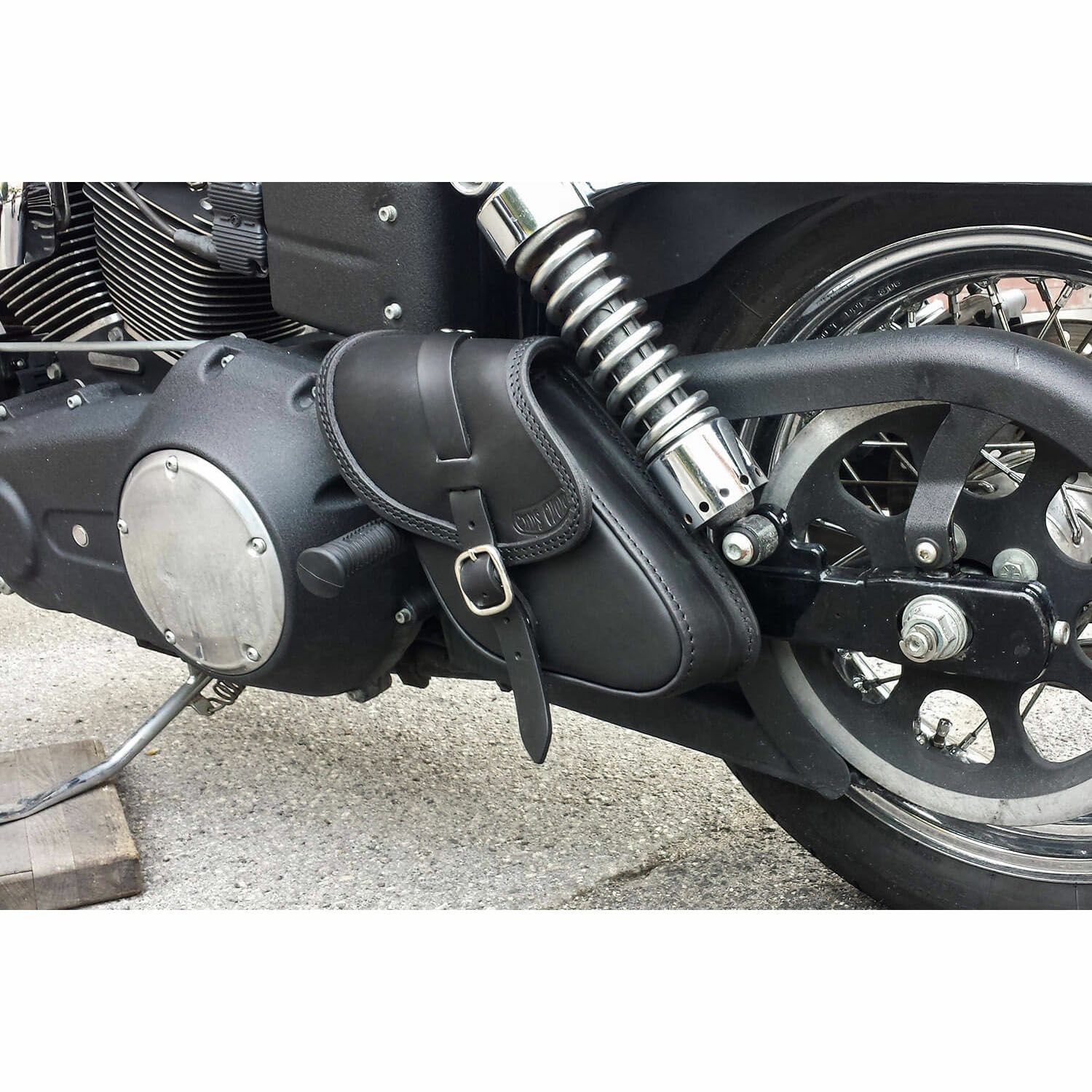 エンズクオイオ POP レザーサドルバッグ 3.2L (ブラック)3