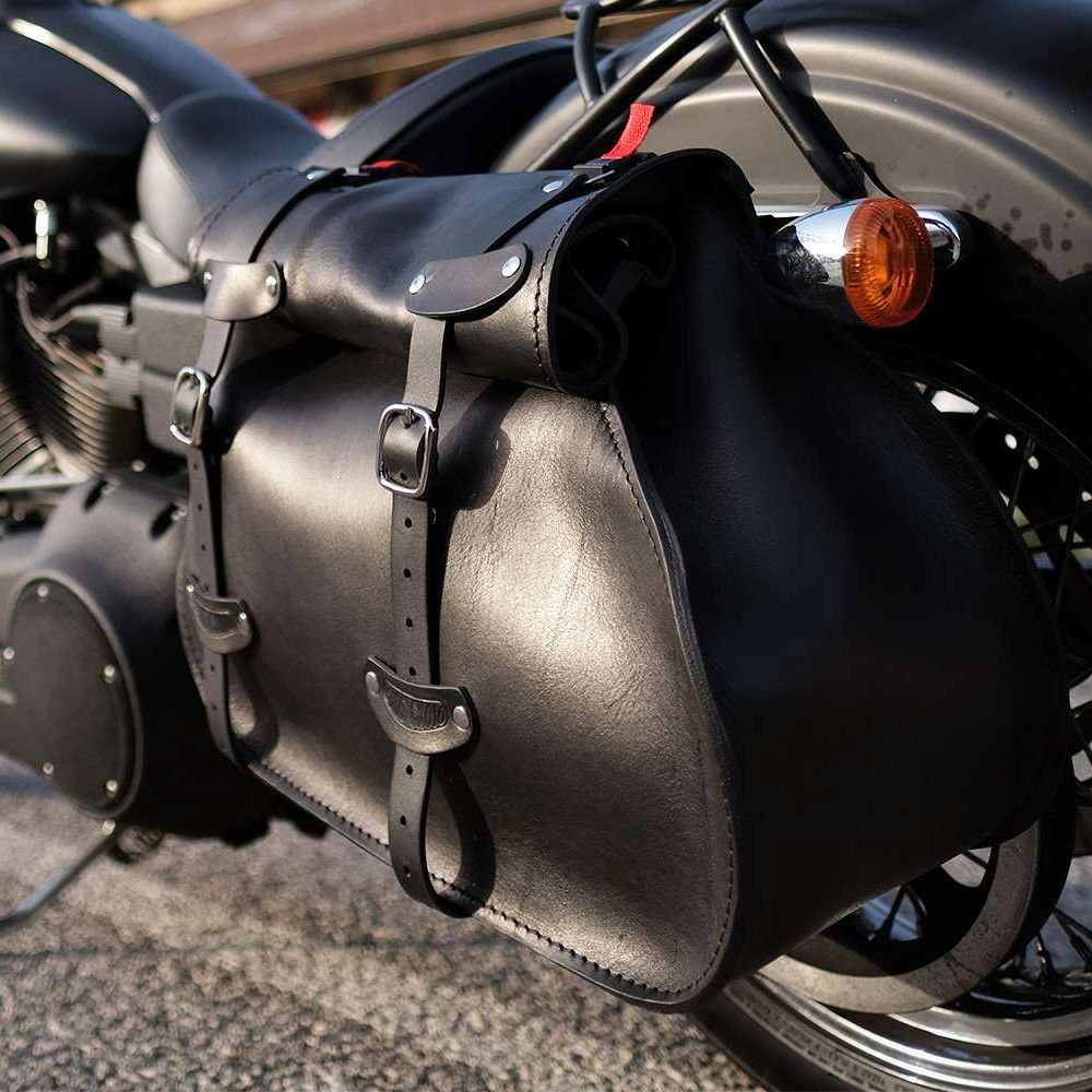エンズクオイオ Roll Middle Dyna レザーサドルバッグ 46.3L (ブラック)